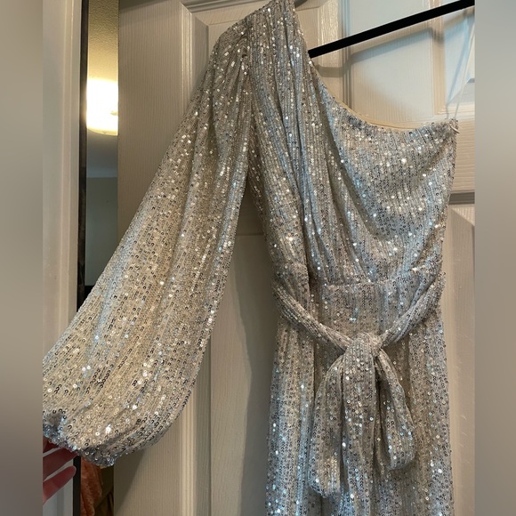 Brand new, never worn. True to size just going with a different option for bach - Picture 2 of 4